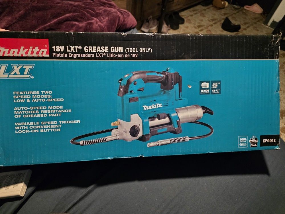 Makita Grease Gun And Bluetooth Speaker