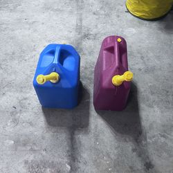 2x Gas Cans With Flexible Neck 