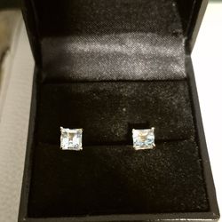 10KT SOLID 1 CT BLUE TOPAZ EARRINGS STUD