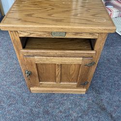 Oak Tv Stand With slide out shelf