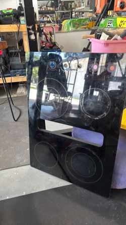 Kitchen Aid center vent glass cooktop