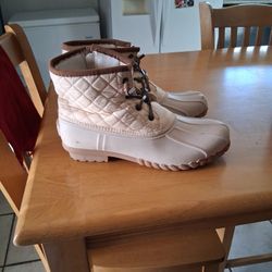 Size 9 Nautica Boots