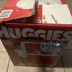 Caja Llena De Ropa De Niña 