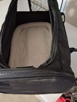 Pet Carrier Like New 30$$