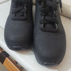 Sketchers size 6 steel toe boots