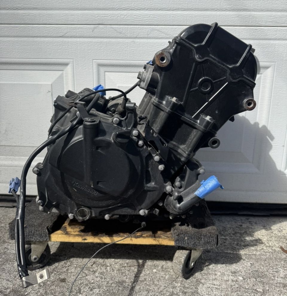 Kawasaki Ninja 400 engine