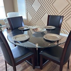 5 Piece Raymour & Flanagan Dining Set