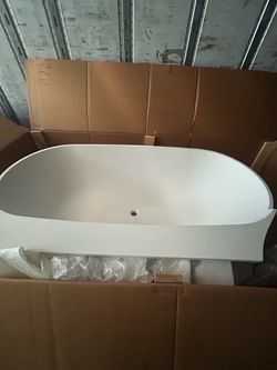 Halo Freestanding Acrylic Bathtub
