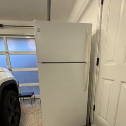 Kenmore top-freezer refrigerator