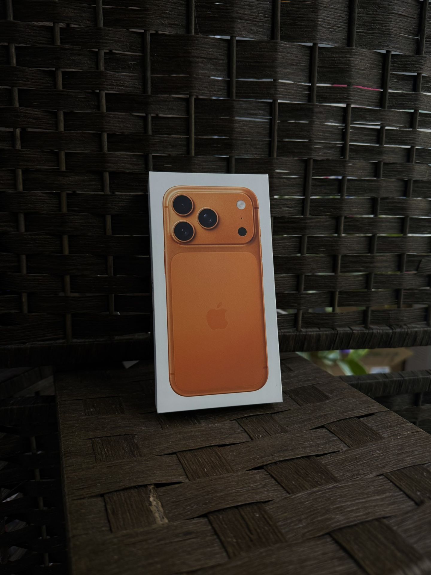 iPhone 17 Pro 256GB Cosmic Orange