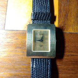 Vintage Ladies Gucci Mechanical Watch No Box