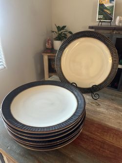 Crate & Barrel Set of 8 Scavo Dinner Plates No Cracks or Chips
