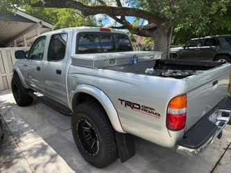 2004 toyota tacoma prerunner