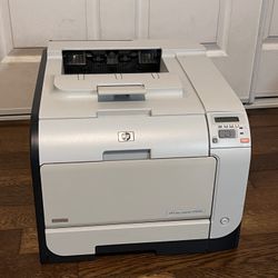 HP Color Laserjet CP2025 LIKE NEW W/ TONER