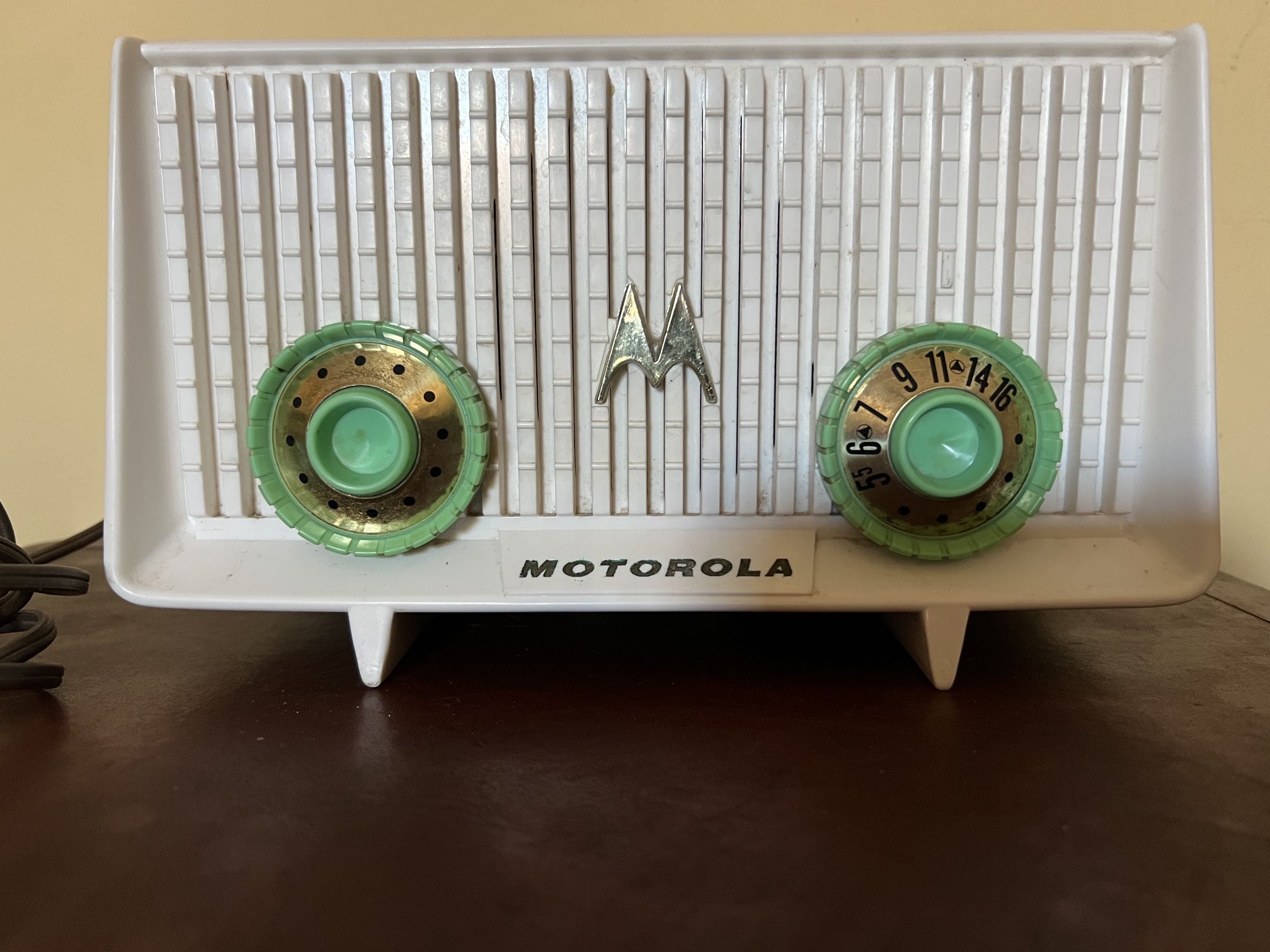 Vintage Motorola Tube Radio 56R