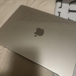 2025 Macbook 13-inch Air Color Starlight