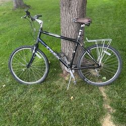 TREK Mountain Bike- Navigator 300.  Nice Bike.  Black. Rear Rack
