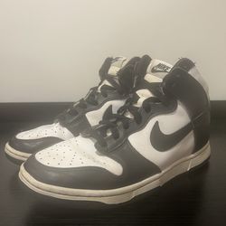 SIZE 8.5 MEN - Nike Dunk High Retro Black White