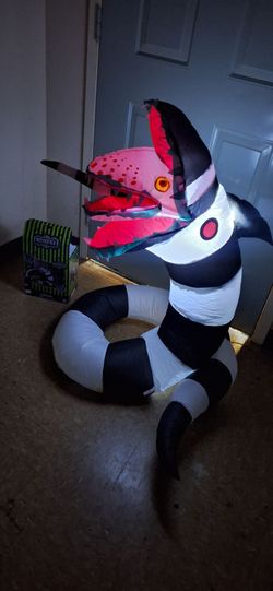 BEETLEJUICE SAND WORM Airblown Lighted Yard Inflatable