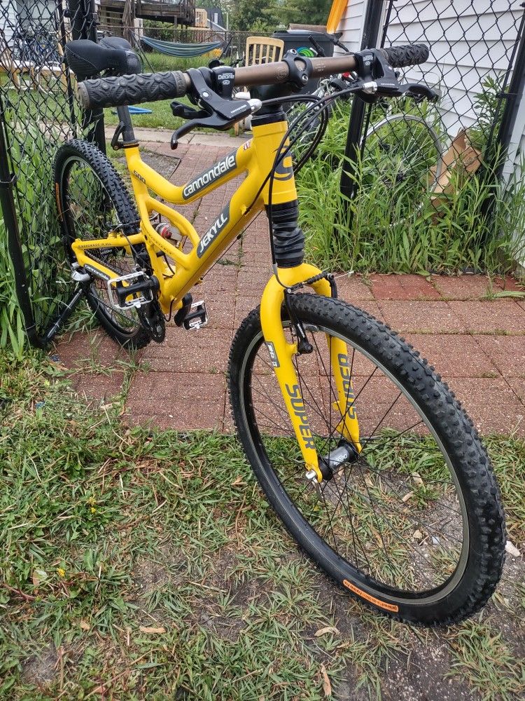 Cannondale Jekyll 500,16.5 Frame,27 Speeds Bike