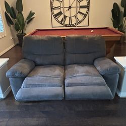 Yes It Available- Manual Reclining Loveseat