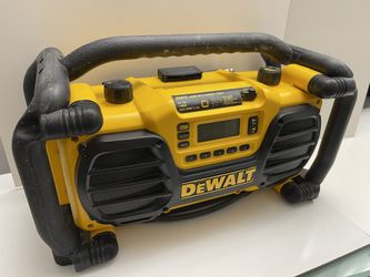 DeWalt DC 012 AM/ FM Work Radio 18 V.