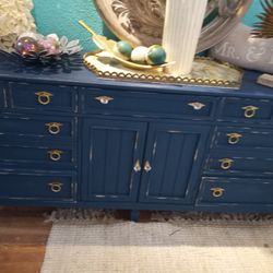 CUTE BUFFET OR TV STAND OR DRESSER AT PICKY PINCHERS 801 TURNER ST CLEARWATER OPEN TODAY 12-6 FREE DELIVERY 