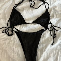 Black Bikini 