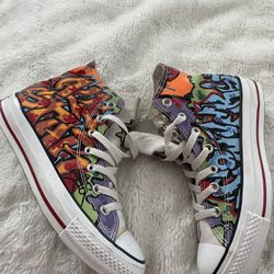 Converse Sneakers Size 7 Woman/5 Men