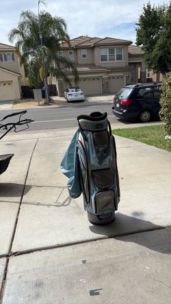Adam’s golf club bag excellent condition rain cover include