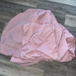 2 Pillowcases, Flat And Fitted Sheet For Queen Size Bed (great Condition)