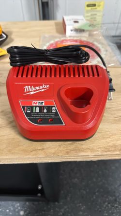 Milwaukee M12 Charger