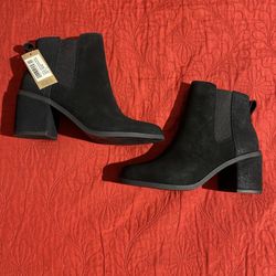 TOMS Women's Evelyn Chelsea Boot Size 7.5