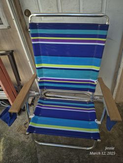 Reclining Beach Chair With Cup Holder And Personal Storage