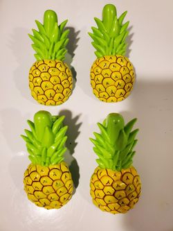 Lot of 4 Pineapple Beach Towel Clips Plastic Perfect for Patio Loungers Pool Chairs Clip Home Decor