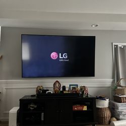 LG 86” 4K Ultra HD Smart TV – Massive Screen – Needs Backlight Repair - Good For Parts Or Project Tv For Resale!