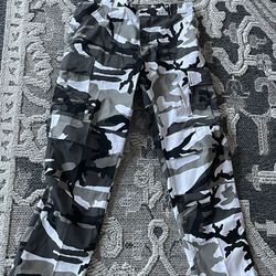 ROTHCO camouflage Pants/ BDU Pants Medium/Regular Cargo Pants Winter/Snow Tactical