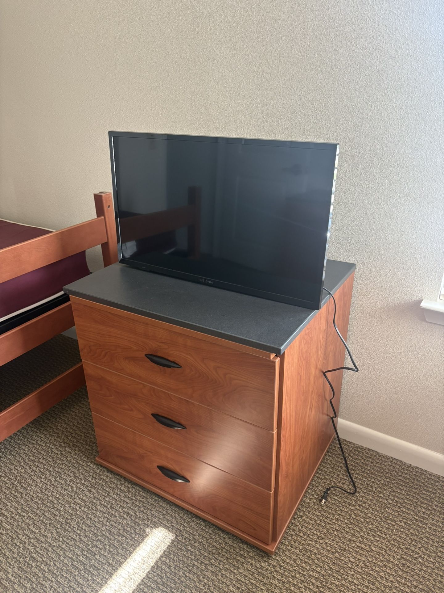 32-inch INSIGNIA TV
