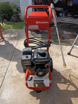 Husqvarna 3200 psi pressure washer $200 literally only used once