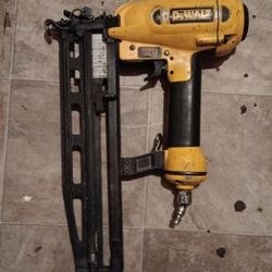 Nail gun (Dewalt)