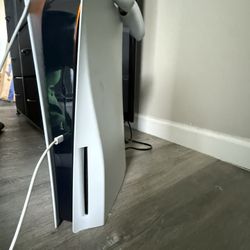 PS5 Disc Version + 2 Controllers & 1 Game