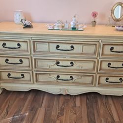 French provincial Dresser