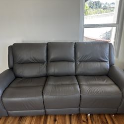 Reclining couch and recliner set for sale