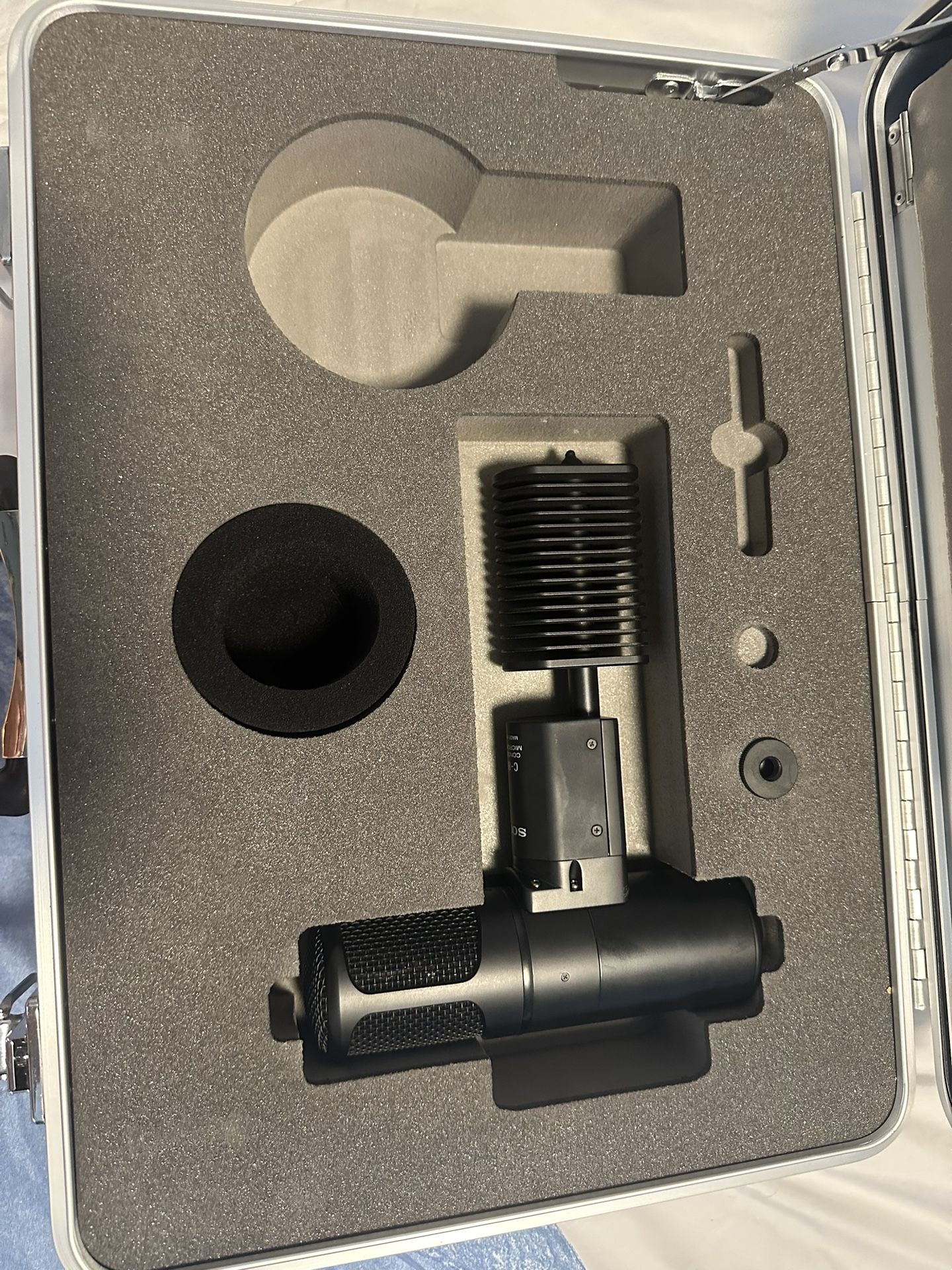 Sony C-800G Tube Condenser Microphone