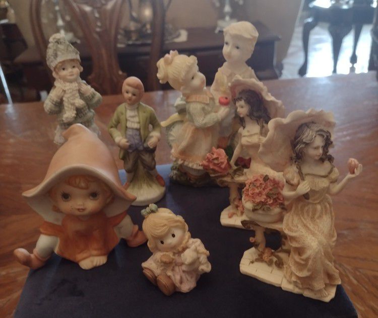 Mixed Figurines Lot