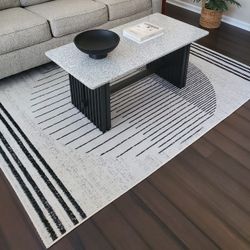 Area Rug 5' × 7' 