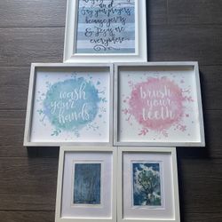 Decorations for the Walls of a Bathroom