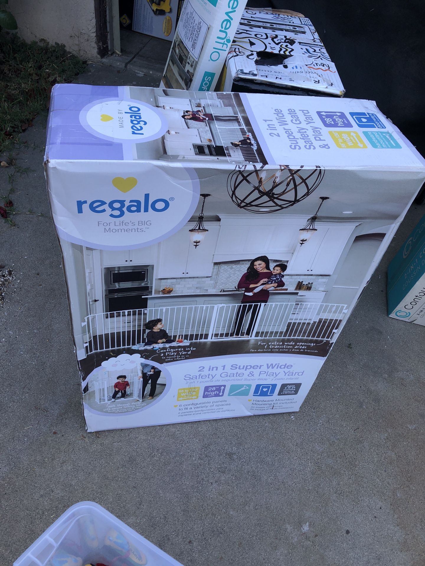 Regalo 2 In 1 Super Wide Safety Gate & PlayYard