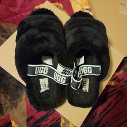 UGG SLIPPERS