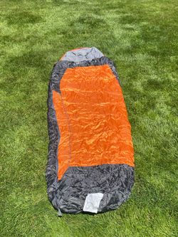 World Famous Sports 3 season 10-15°F sleeping bag with stuff sack